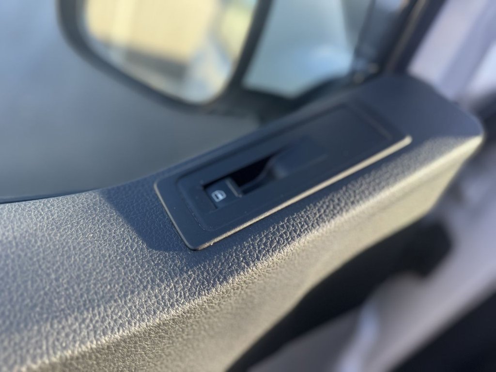 Used Volkswagen Transporter 2016 for sale - 76632279: Photo 50