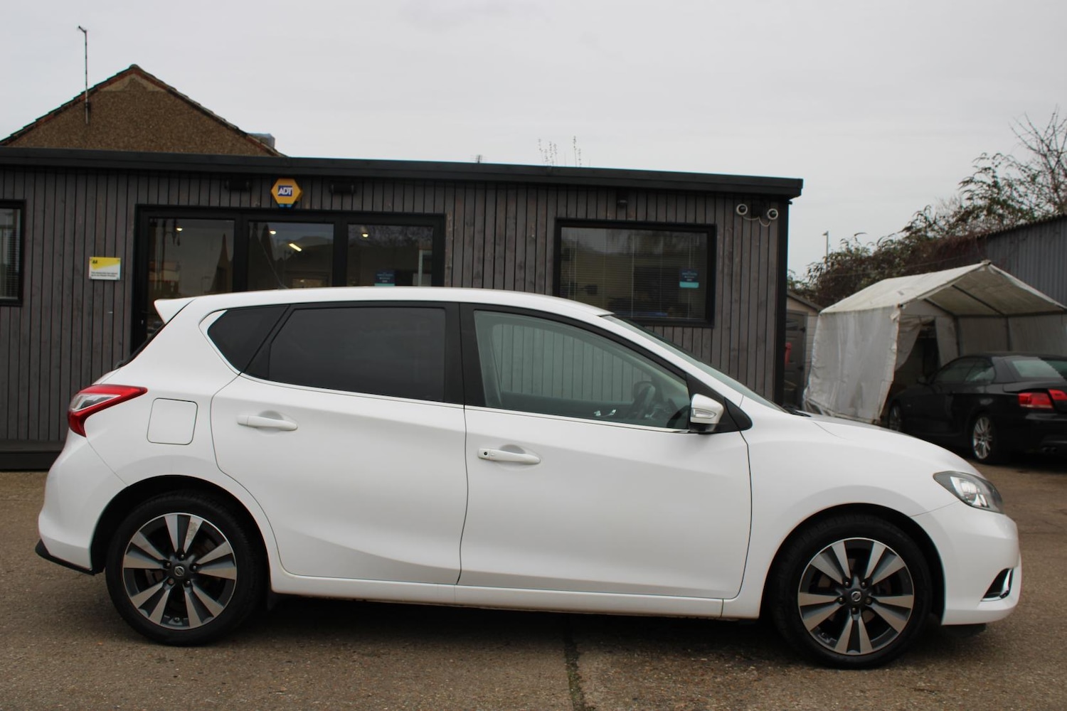 Used Nissan Pulsar 2015 for sale - 76979753: Photo 2