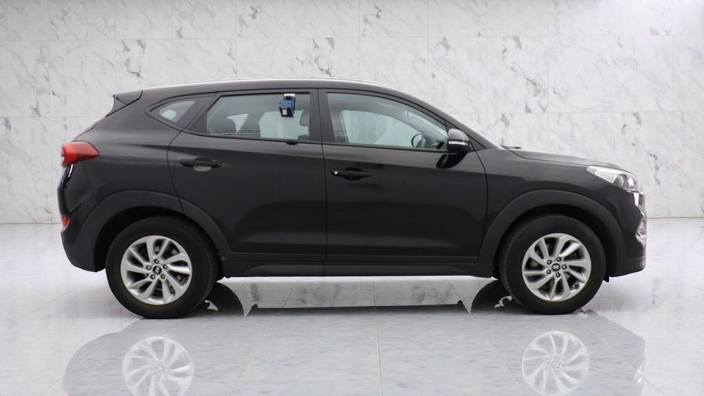 Used Hyundai TUCSON 2017 for sale - 77113191: Photo 2