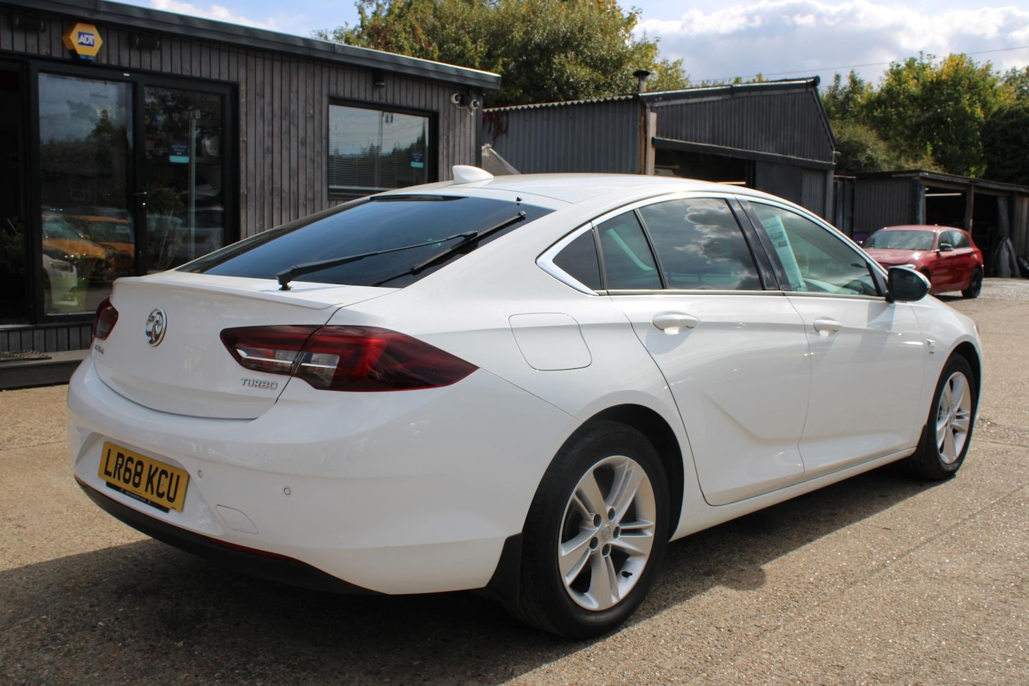 Used Vauxhall Insignia 2018 for sale - 76922291: Photo 1