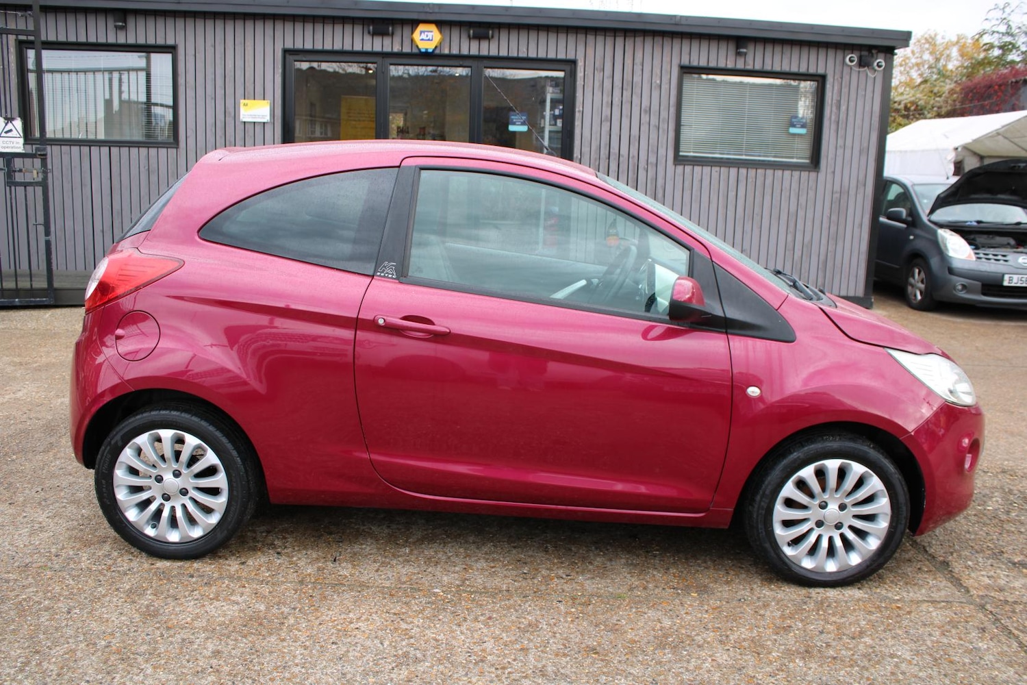Used Ford Ka 2012 for sale - 76922249: Photo 2