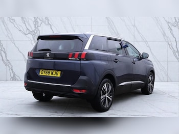 Used Peugeot 5008 2018 for sale - 76979755: Photo