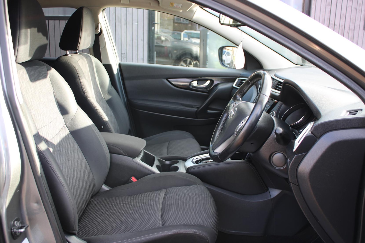 Used Nissan Qashqai 2016 for sale - 77367230: Photo 8