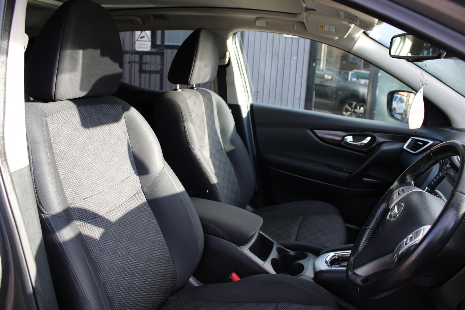 Used Nissan Qashqai 2016 for sale - 77367230: Photo 9