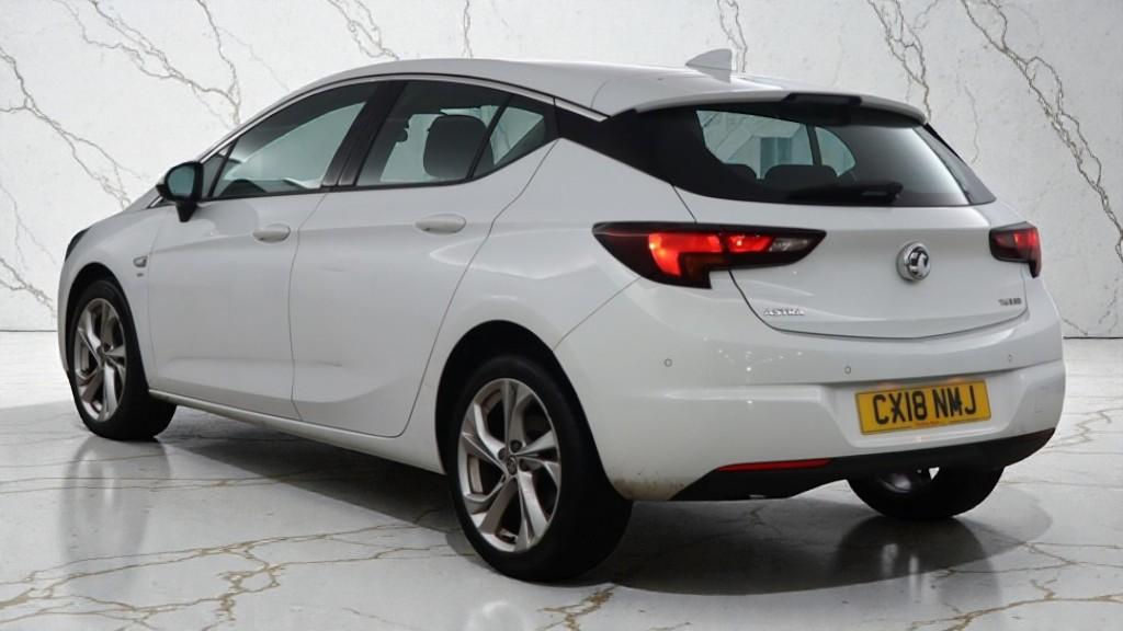 Used Vauxhall Astra 2018 for sale - 76987577: Photo 2