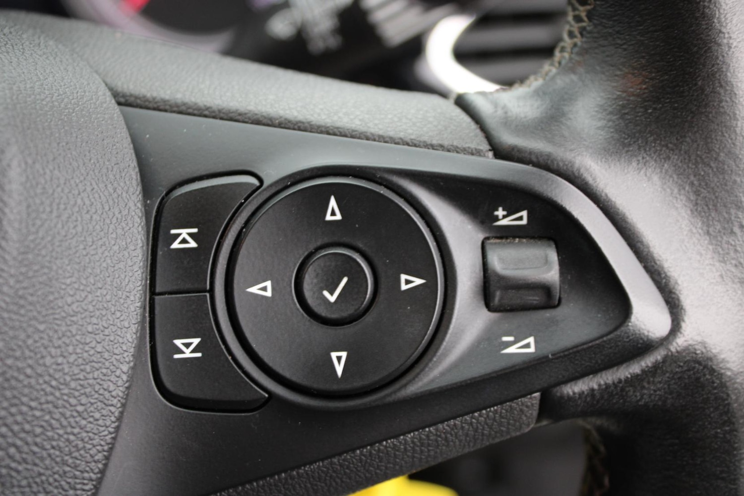 Used Vauxhall Astra 2018 for sale - 76987577: Photo 20