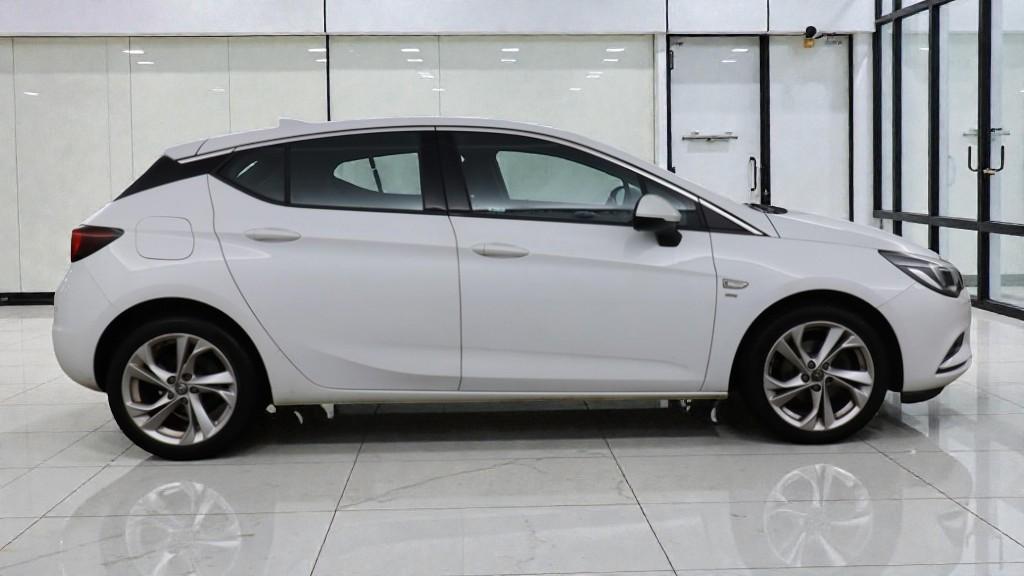 Used Vauxhall Astra 2018 for sale - 76987577: Photo 3