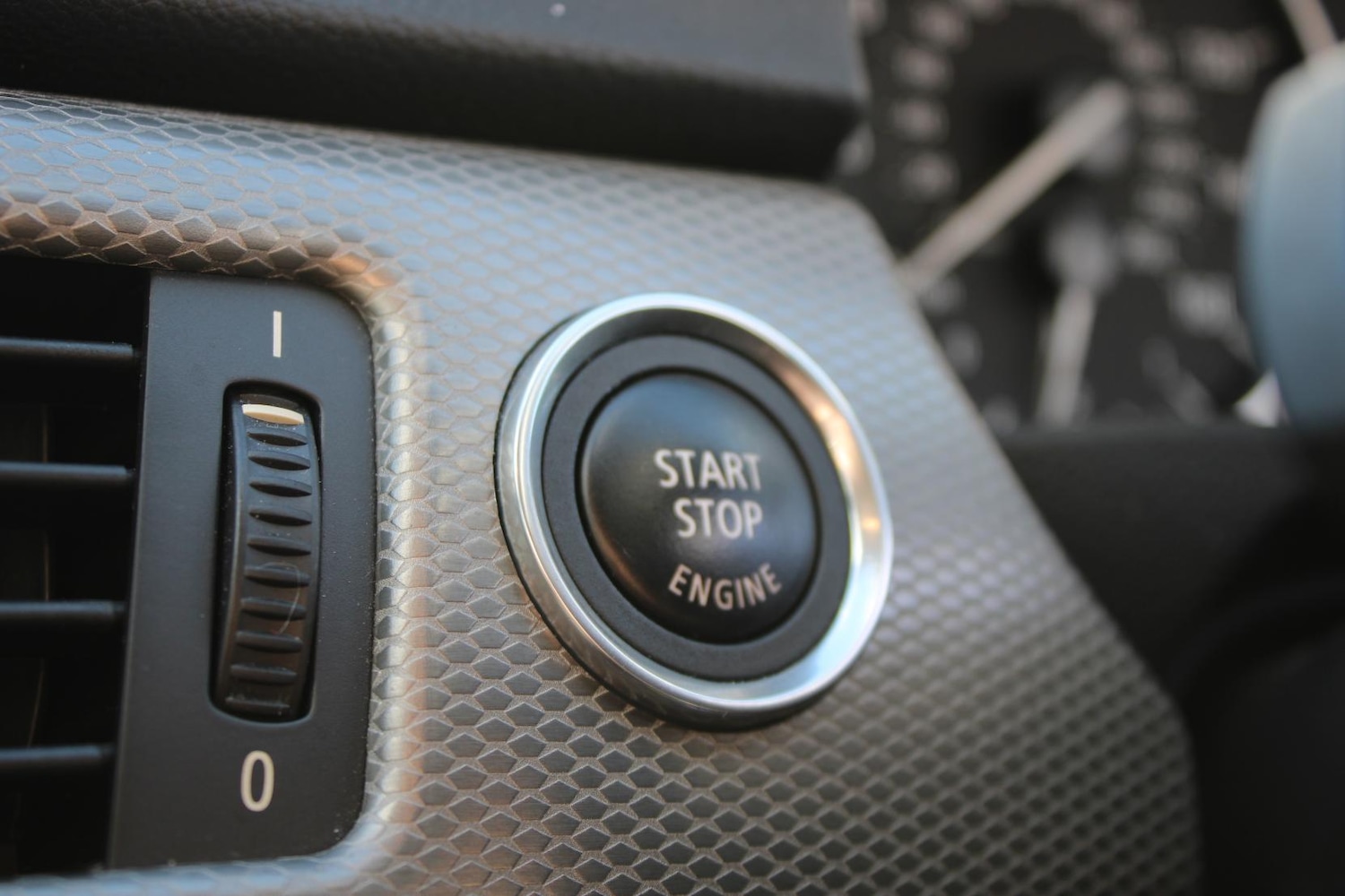 Used BMW 3 Series 2012 for sale - 77462033: Photo 32