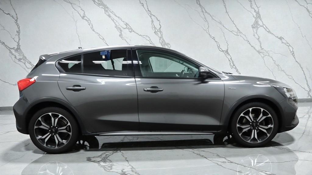 Used Ford Focus 2020 for sale - 76987583: Photo 2