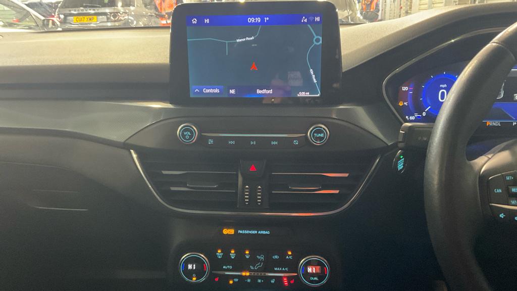 Used Ford Focus 2020 for sale - 76987583: Photo 9