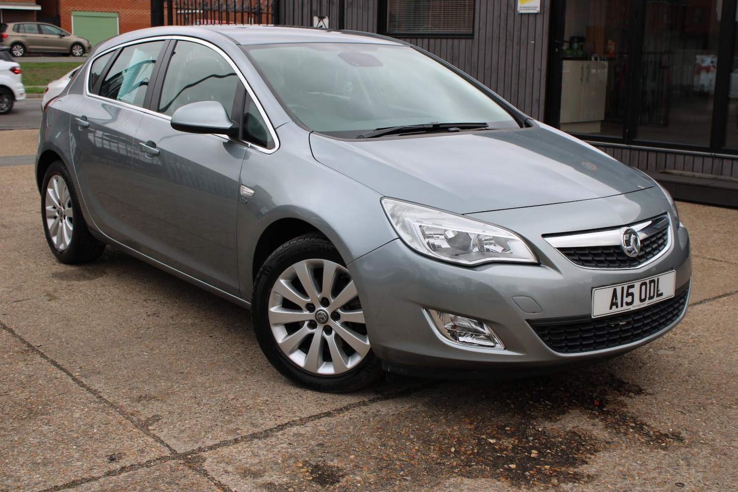 Used Vauxhall Astra 2011 for sale - 76979792: Photo 1