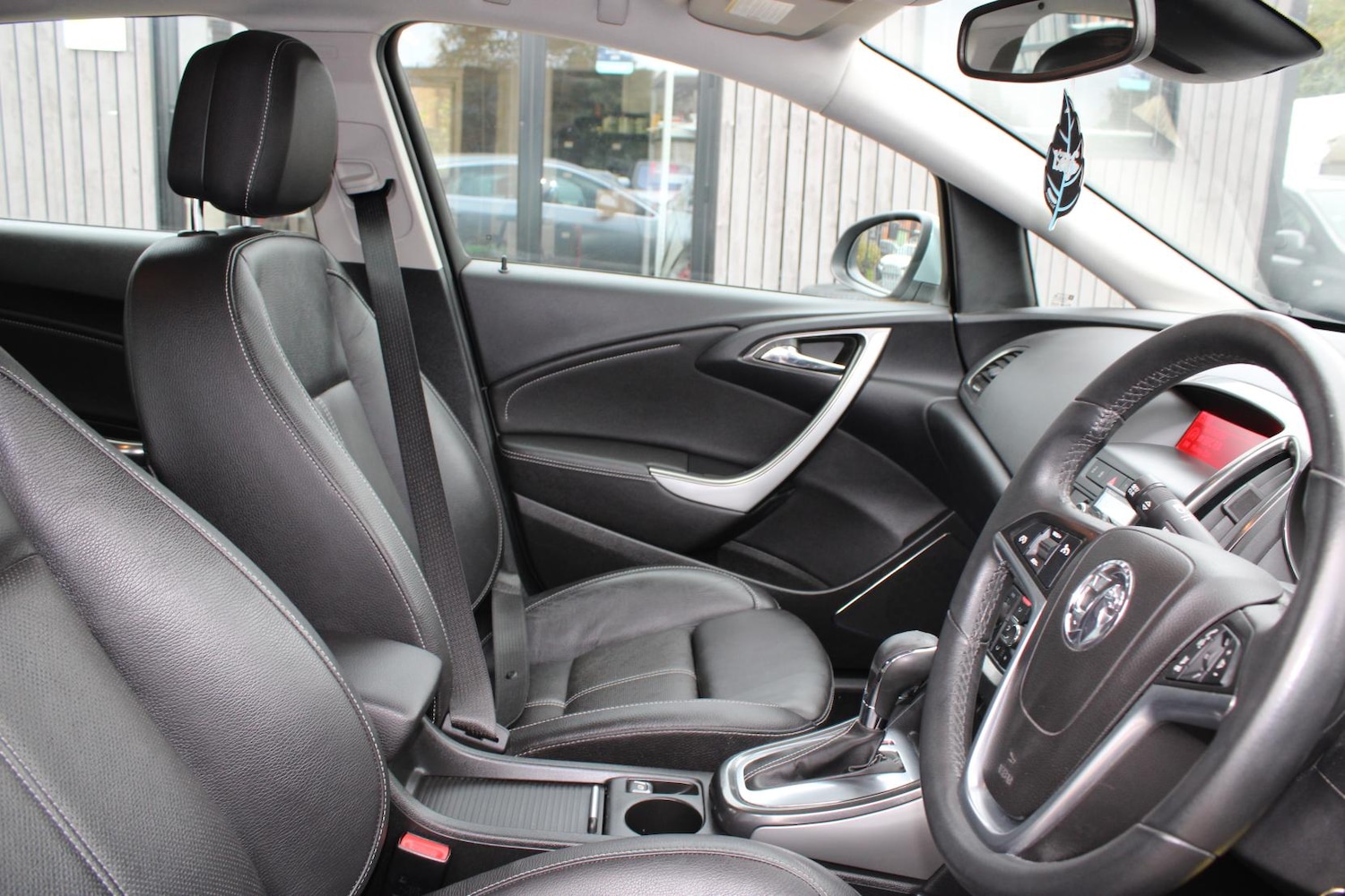 Used Vauxhall Astra 2011 for sale - 76979792: Photo 11