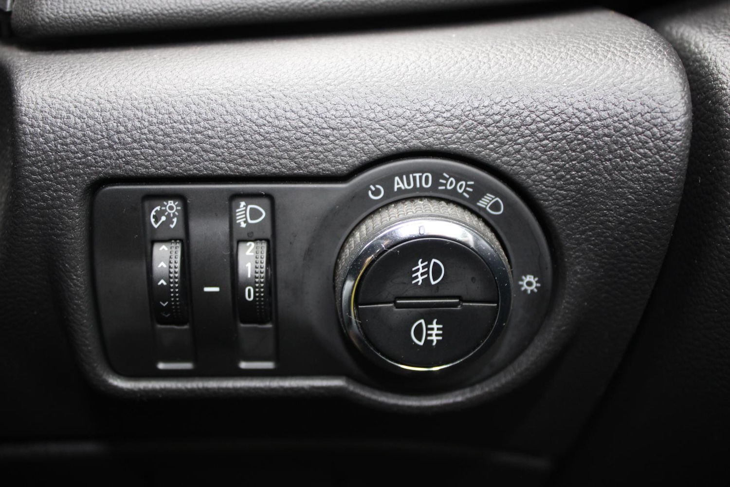 Used Vauxhall Astra 2011 for sale - 76979792: Photo 26