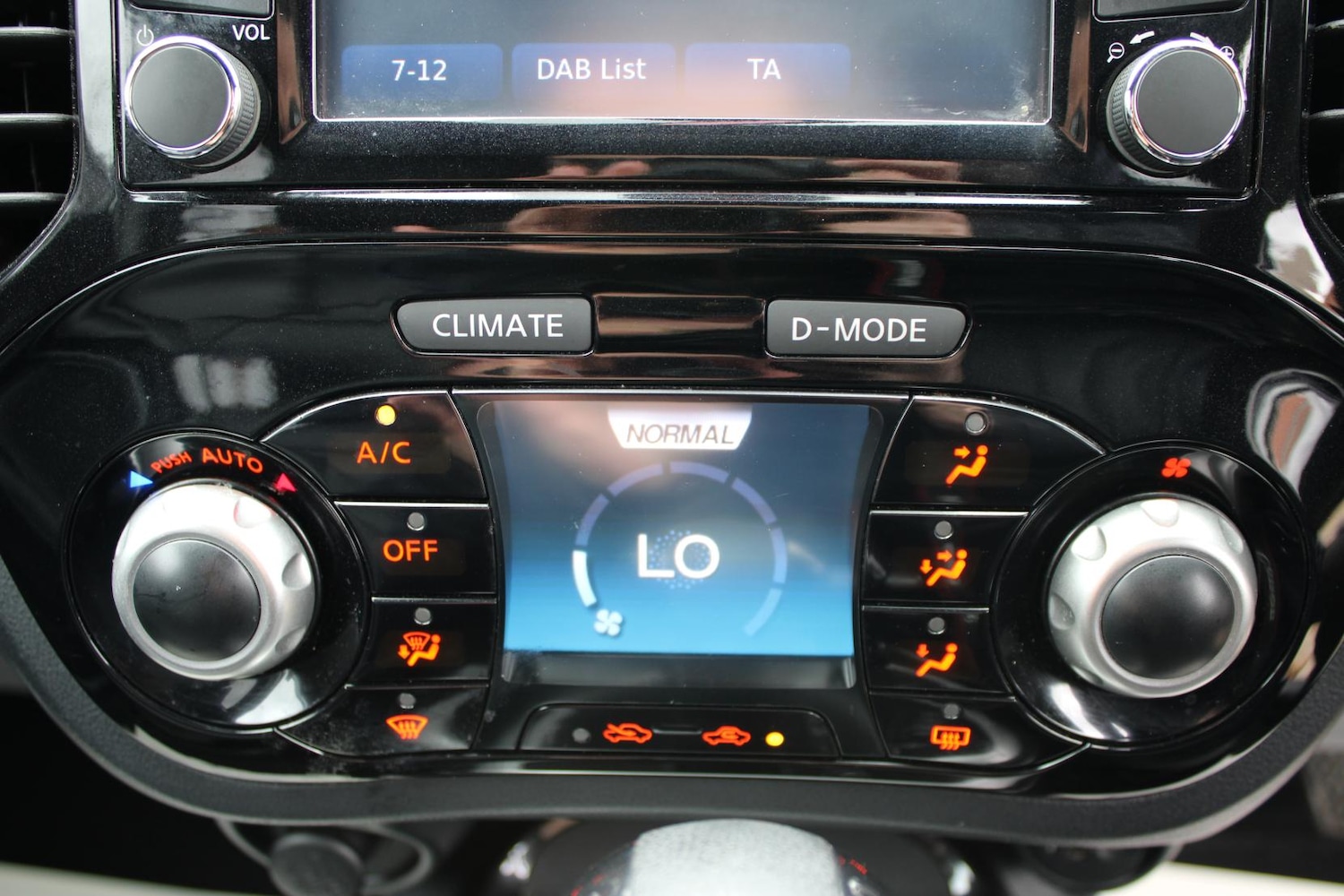 Used Nissan Juke 2015 for sale - 78067652: Photo 24