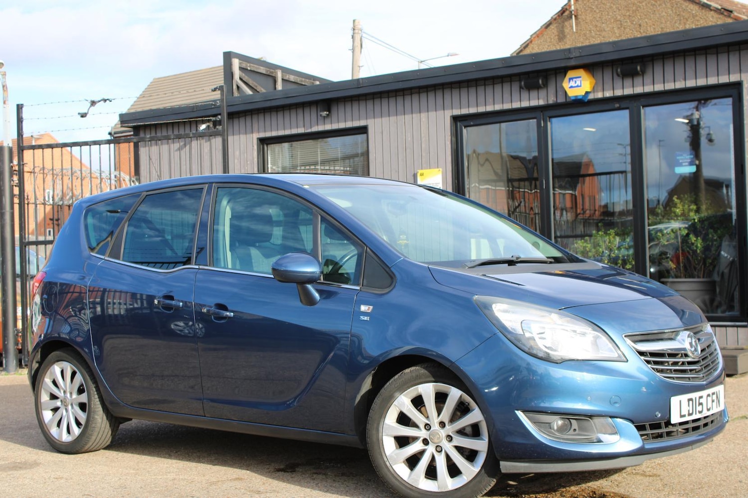 Used Vauxhall Meriva 2015 for sale - 76979780: Photo 1