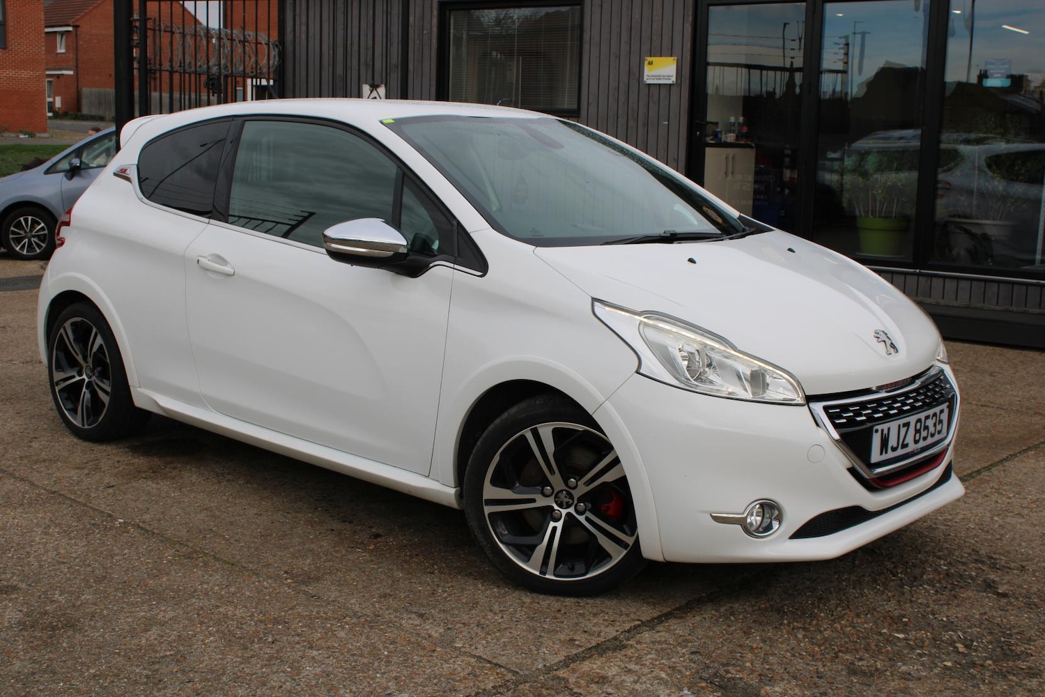 Used Peugeot 208 2015 for sale - 76922285: Photo 1