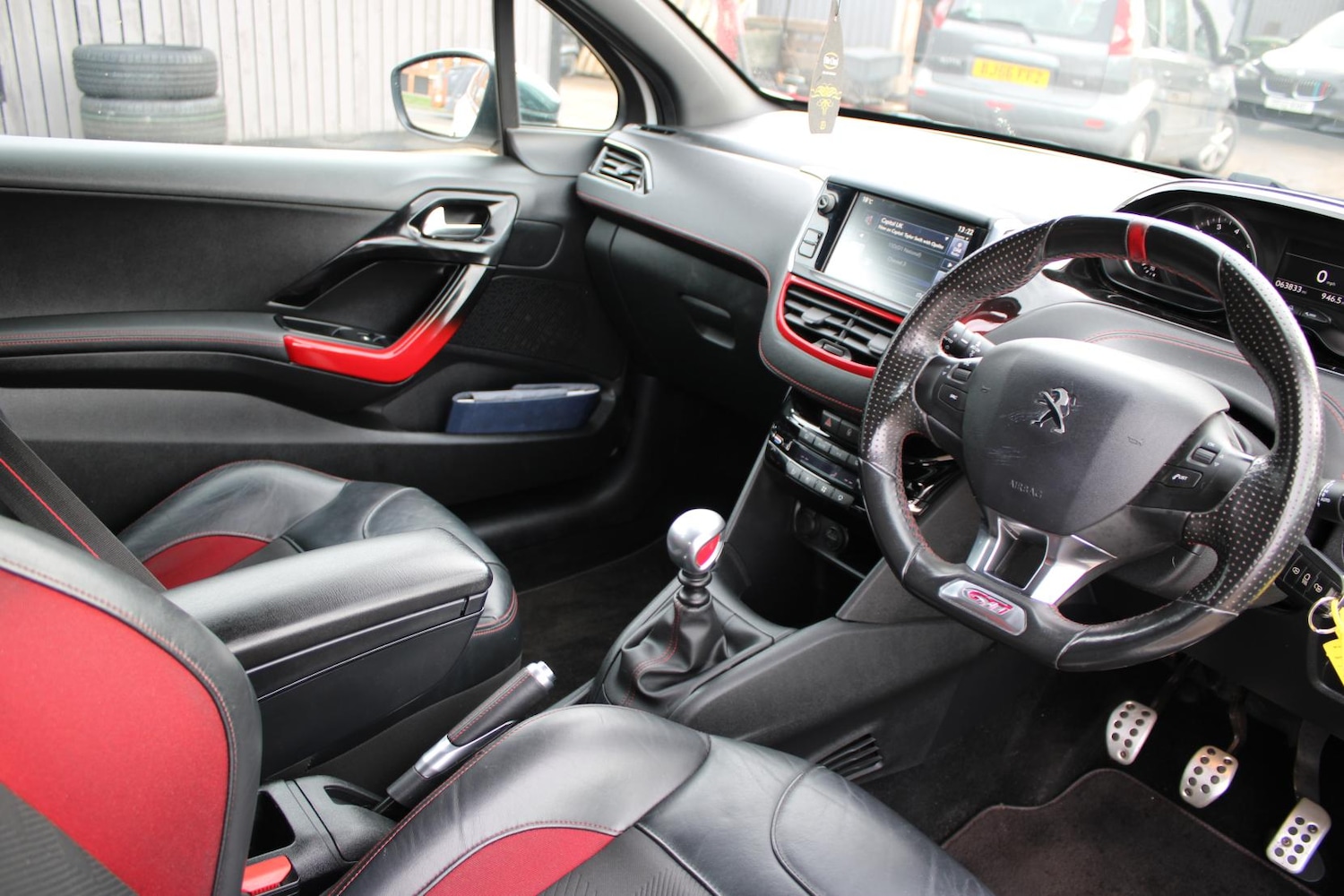 Used Peugeot 208 2015 for sale - 76922285: Photo 10