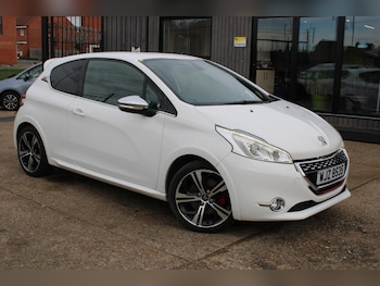 Used Peugeot 208 2015 for sale - 76922285: Photo