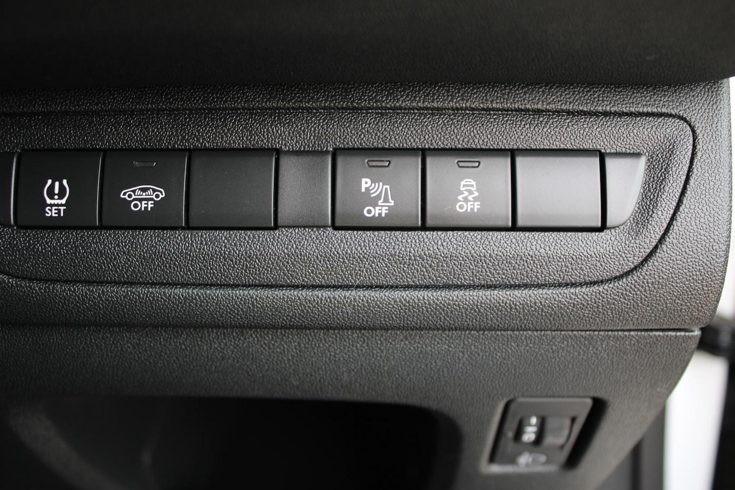 Used Peugeot 208 2015 for sale - 76922285: Photo 27