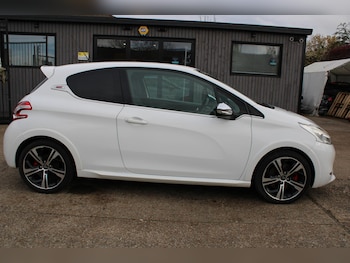 Used Peugeot 208 2015 for sale - 76922285: Photo