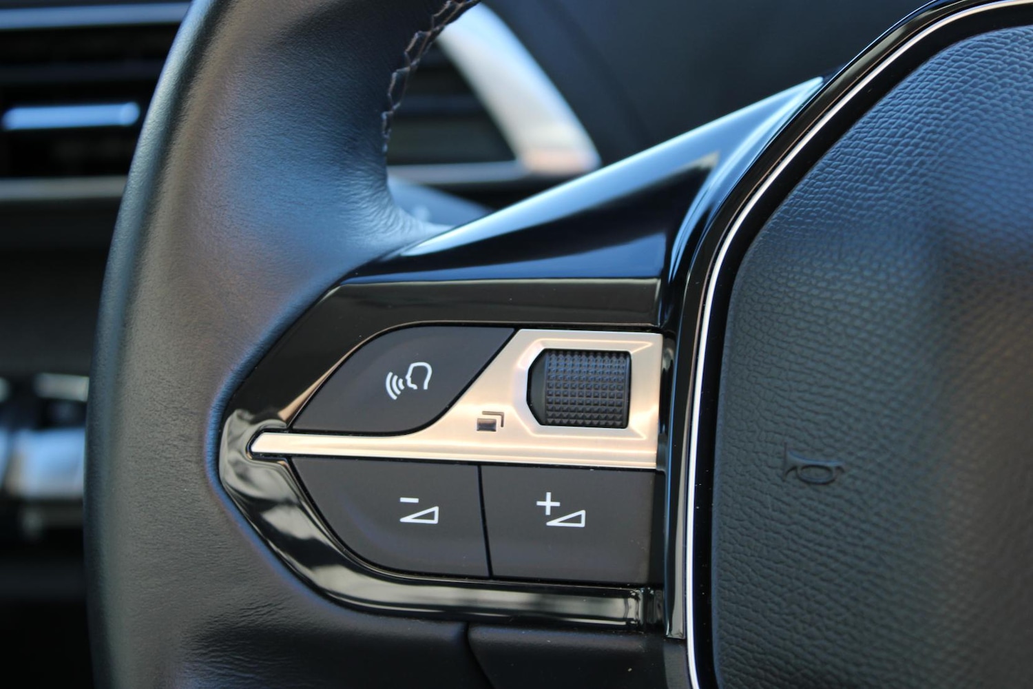 Used Peugeot 3008 2017 for sale - 76979770: Photo 14