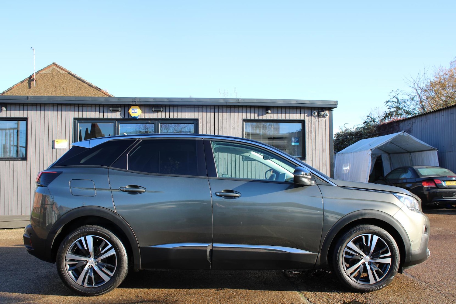 Used Peugeot 3008 2017 for sale - 76979770: Photo 2