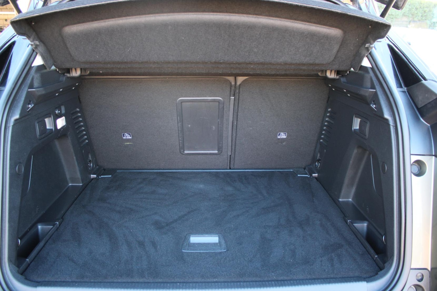 Used Peugeot 3008 2017 for sale - 76979770: Photo 6