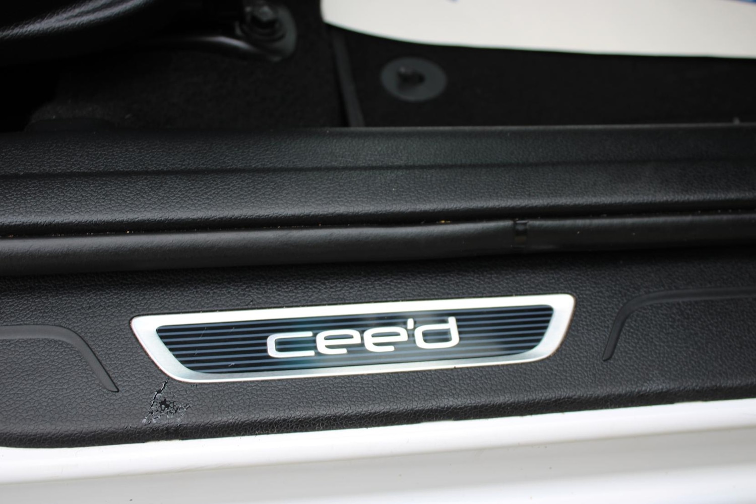 Used Kia Ceed 2017 for sale - 77819160: Photo 24