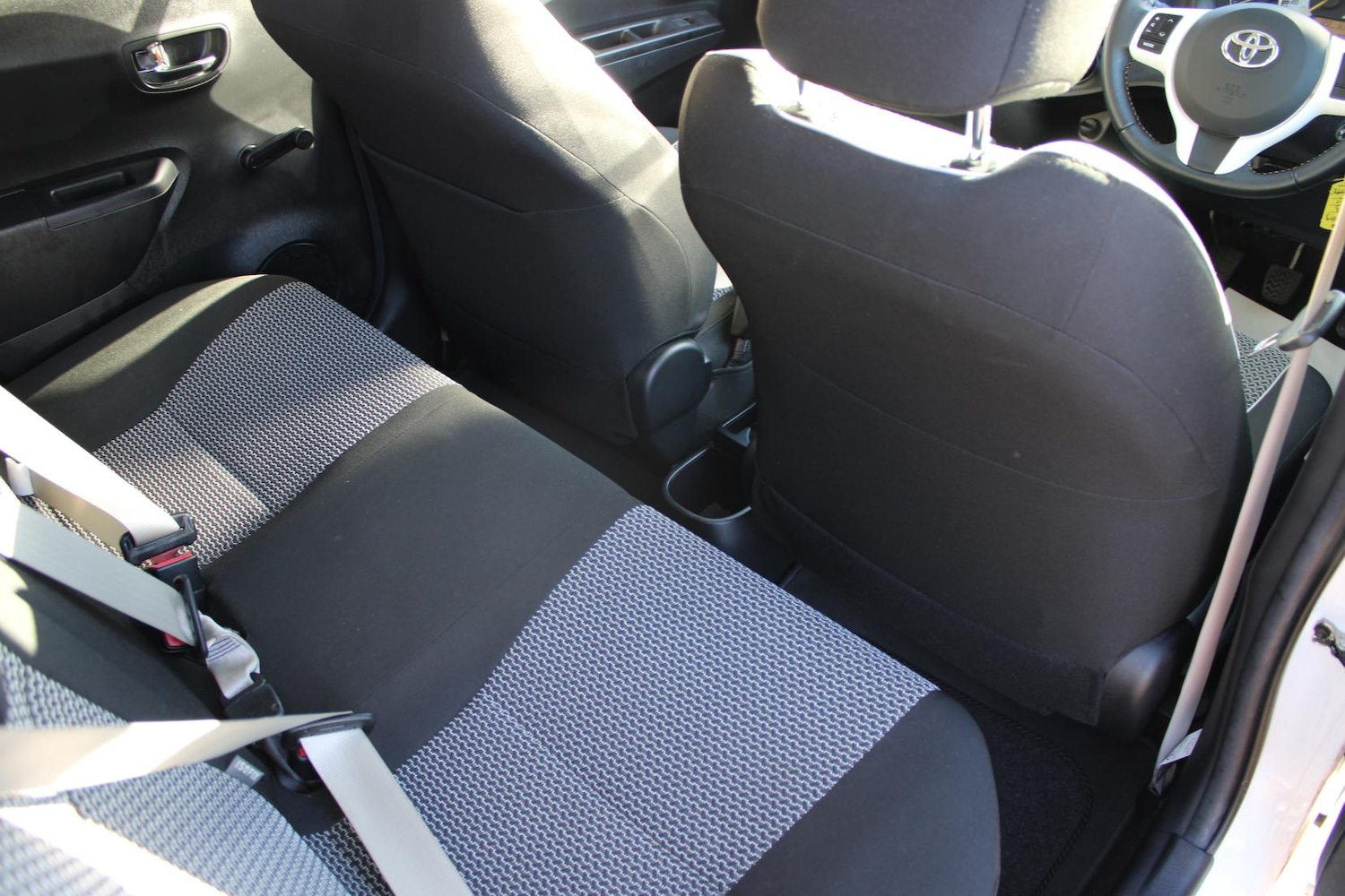 Used Toyota Yaris 2013 for sale - 76979772: Photo 18