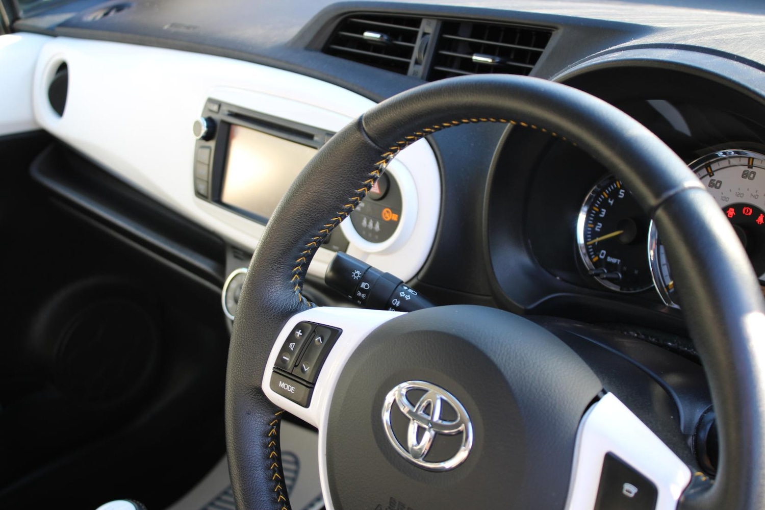 Used Toyota Yaris 2013 for sale - 76979772: Photo 23