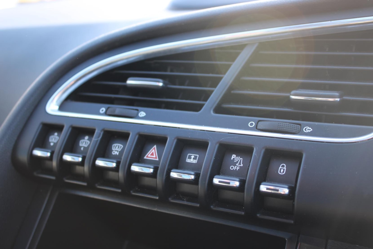 Used Peugeot 3008 2016 for sale - 77462011: Photo 46