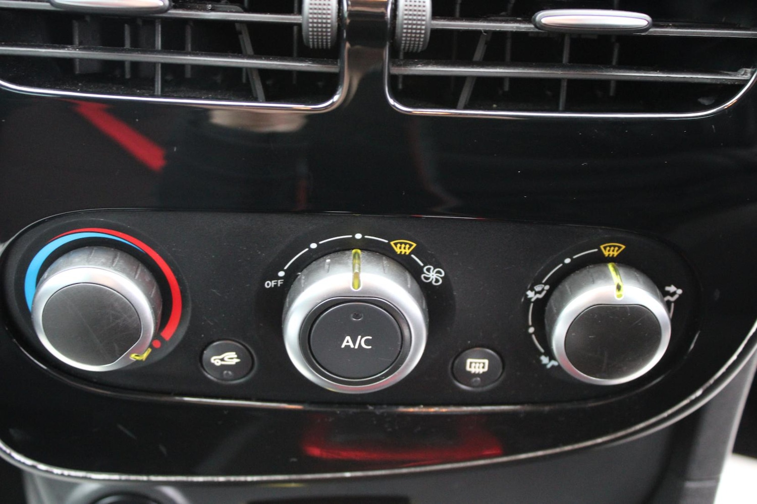 Used Renault Clio 2016 for sale - 77005947: Photo 33