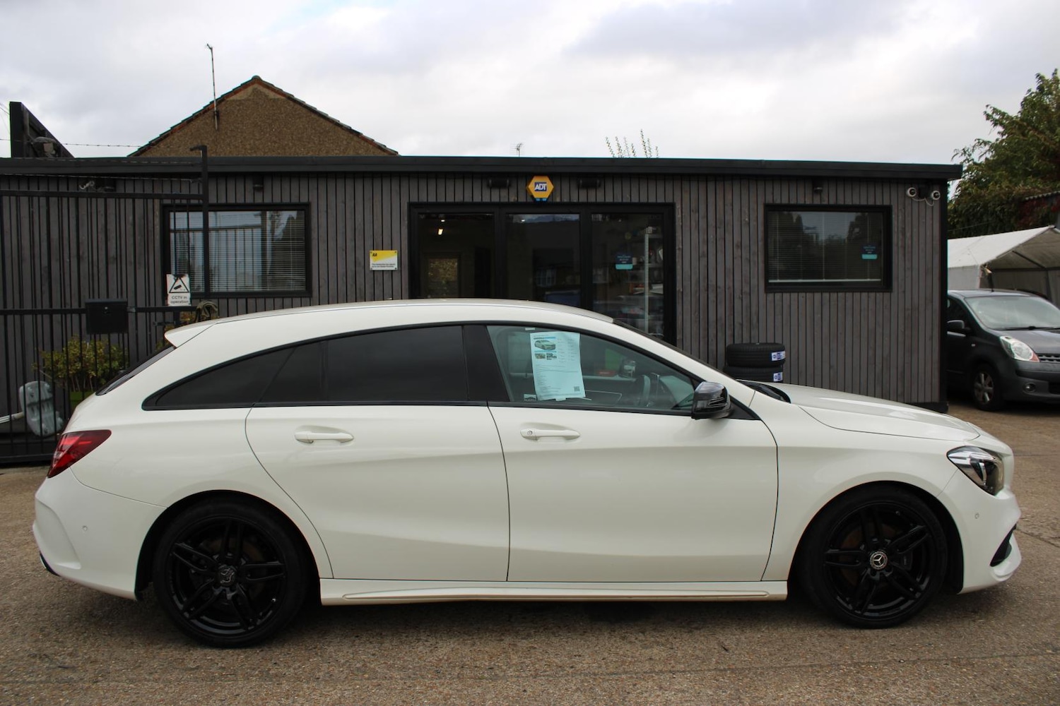 Used Mercedes-Benz CLA 2017 for sale - 76933410: Photo 3