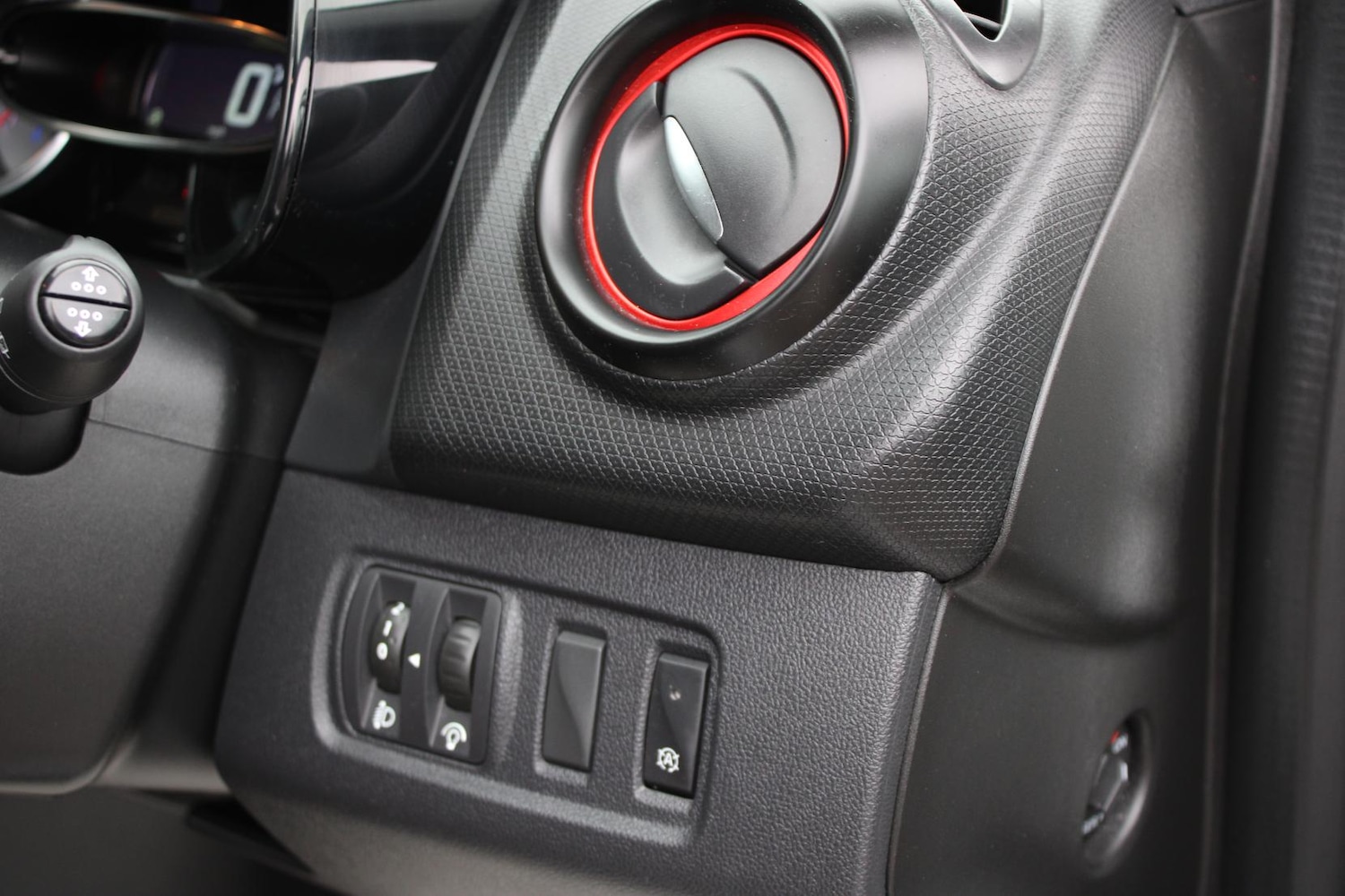 Used Renault Clio 2016 for sale - 77462029: Photo 28