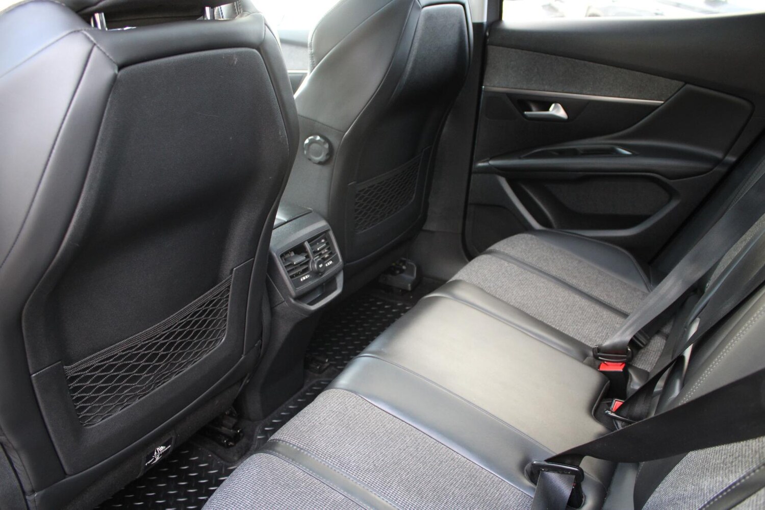 Used Peugeot 3008 2017 for sale - 77462007: Photo 27