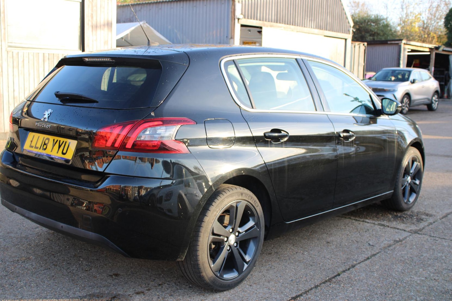 Used Peugeot 308 2018 for sale - 76922306: Photo 3