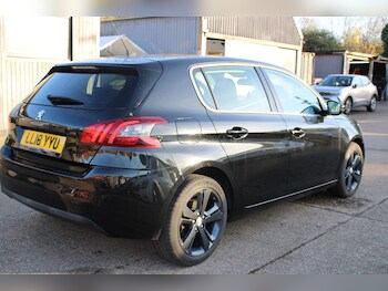Used Peugeot 308 2018 for sale - 76922306: Photo