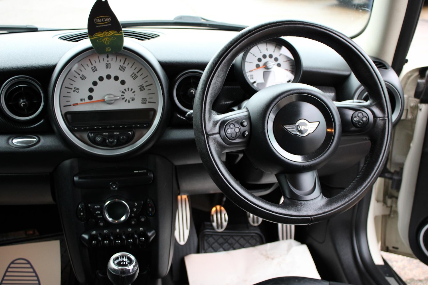 Used MINI Hatch 2011 for sale - 77001796: Photo 24