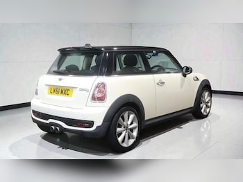 Used MINI Hatch 2011 for sale - 77001796: Photo