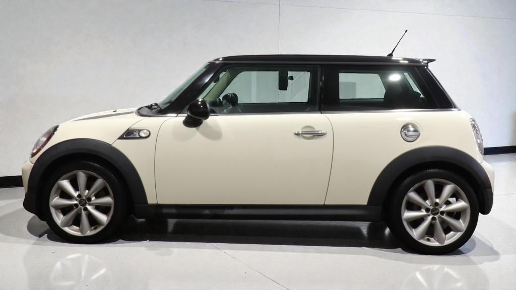 Used MINI Hatch 2011 for sale - 77001796: Photo 5