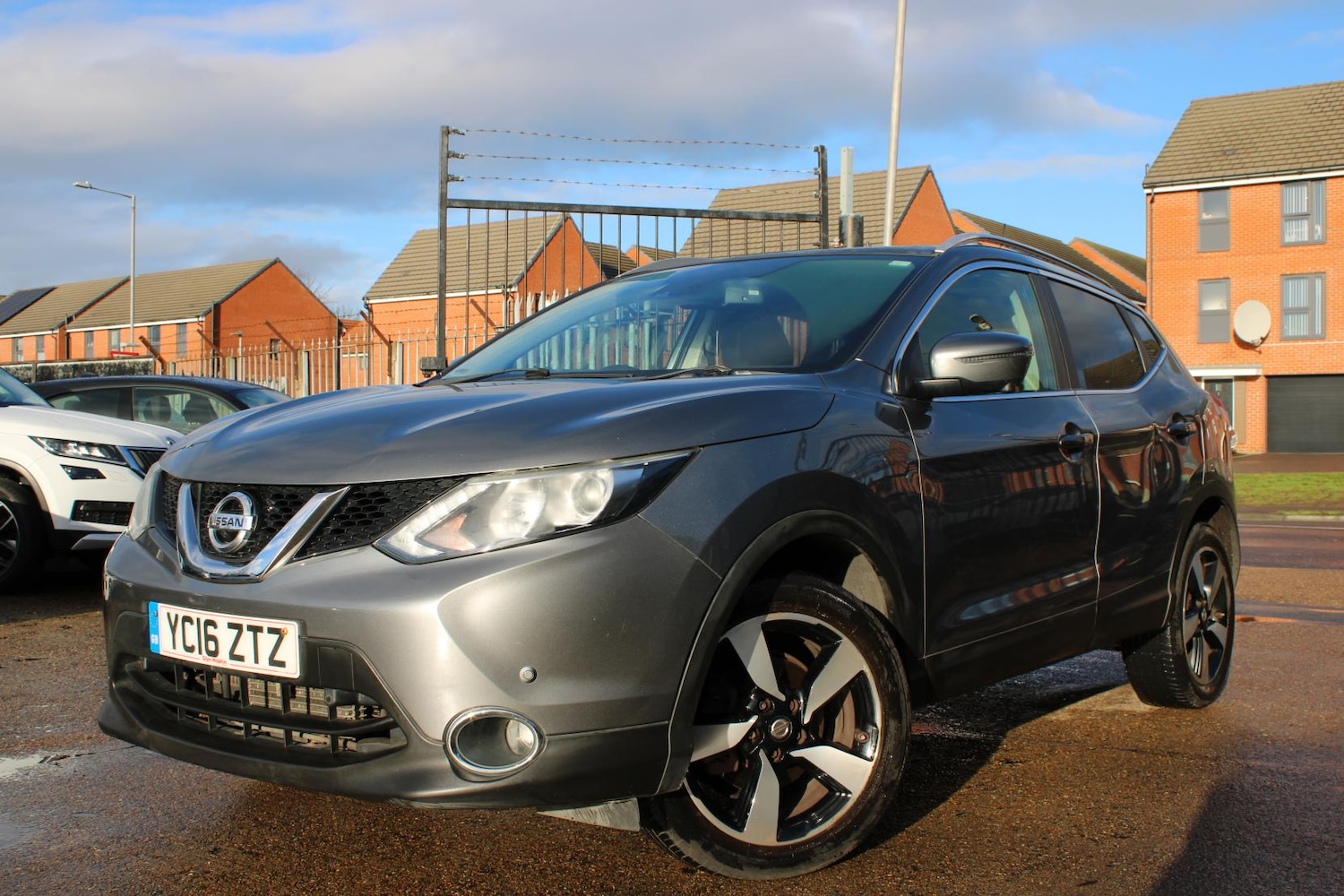 Used Nissan Qashqai 2016 for sale - 77462040: Photo 2