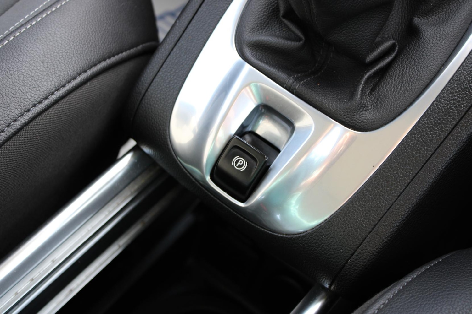 Used Vauxhall Meriva 2015 for sale - 76922254: Photo 31