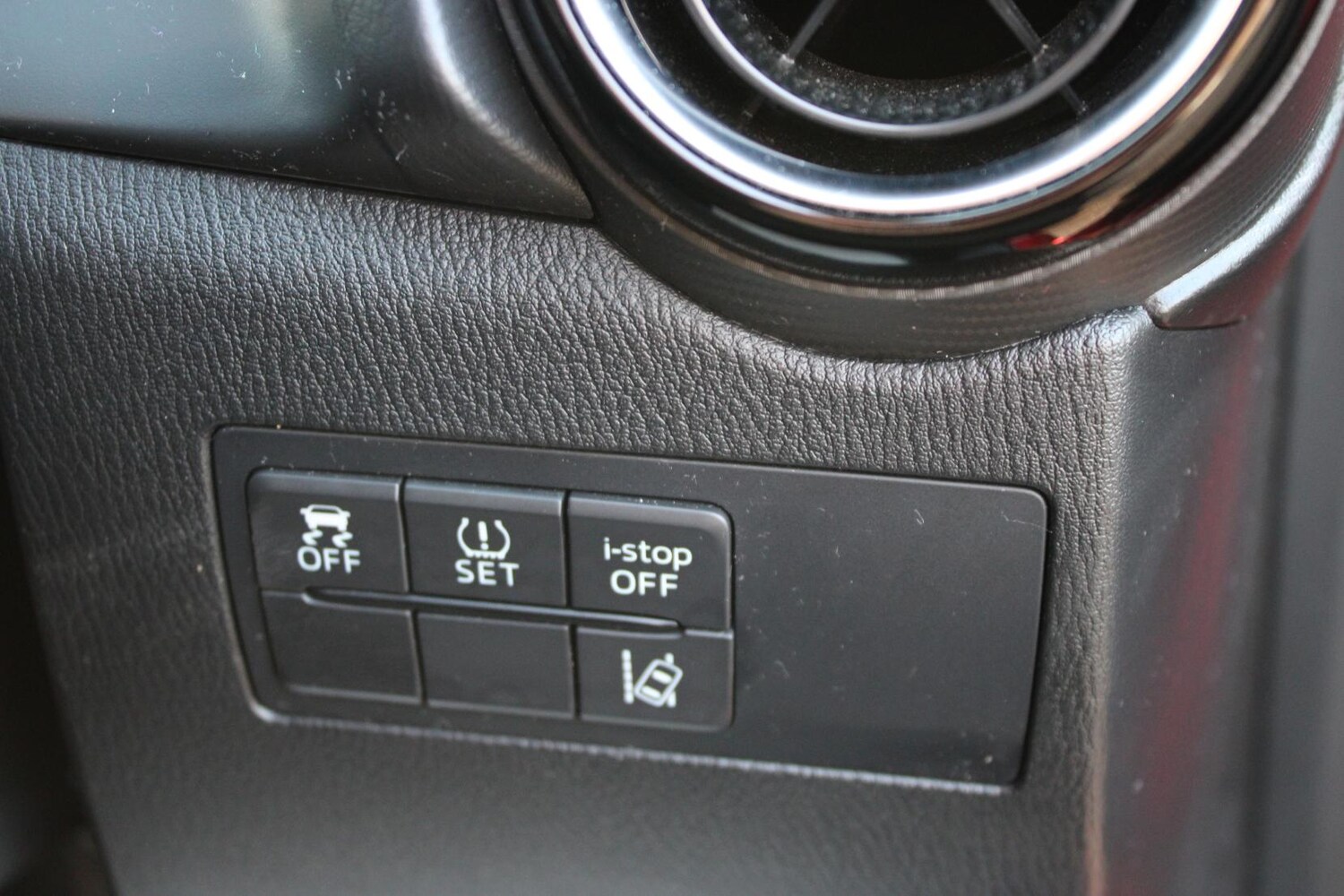 Used Mazda Mazda2 2016 for sale - 77462035: Photo 24