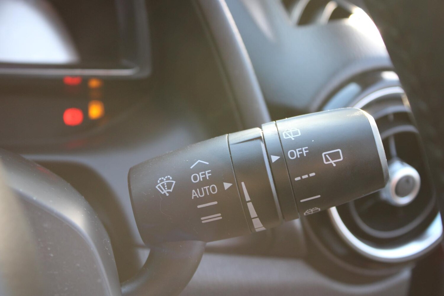 Used Mazda Mazda2 2016 for sale - 77462035: Photo 28