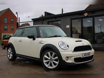 MINI Hatch feature image