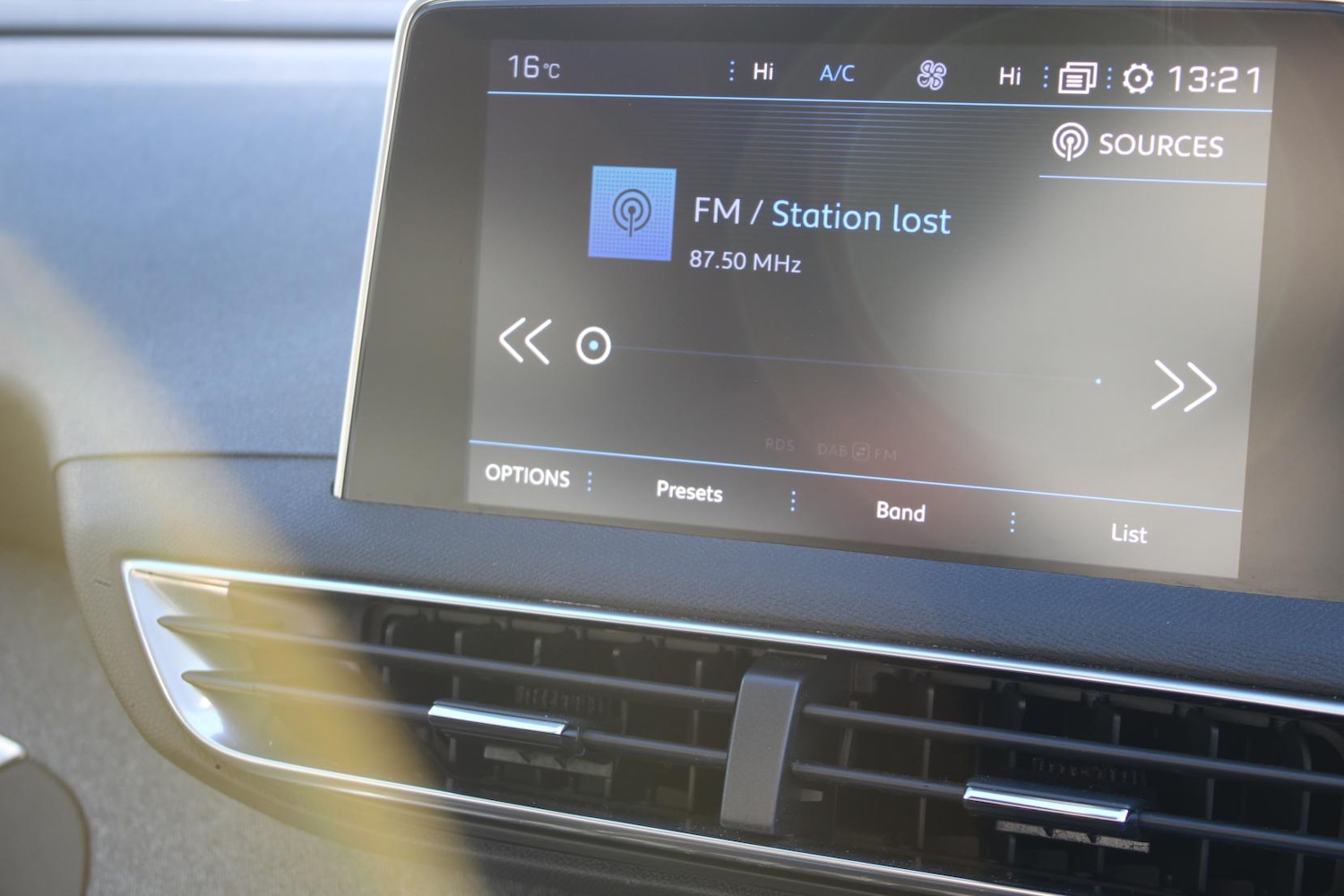 Used Peugeot 3008 2017 for sale - 76922261: Photo 23