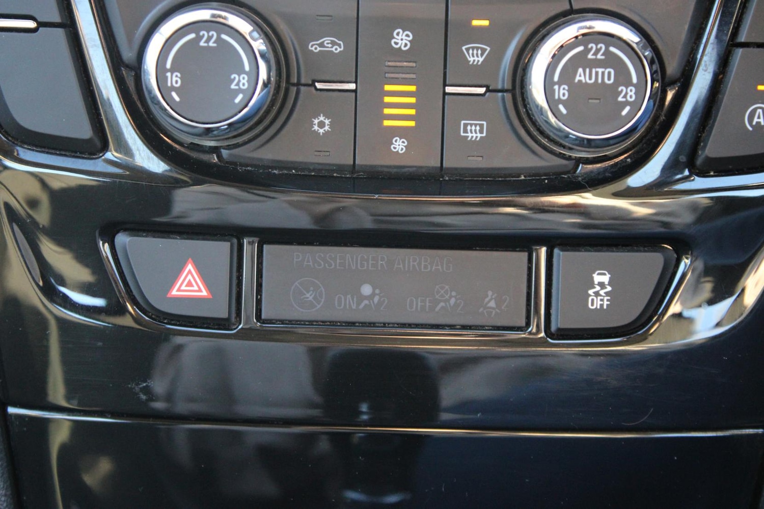 Used Vauxhall Mokka X 2018 for sale - 76922302: Photo 31