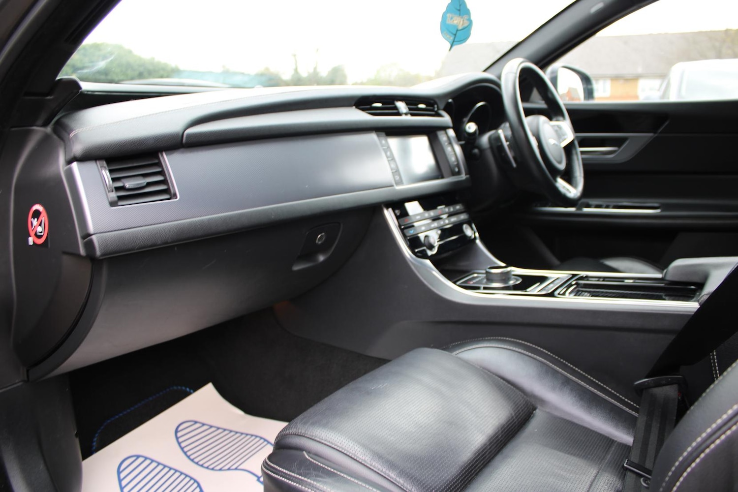 Used Jaguar XF 2018 for sale - 78152952: Photo 12