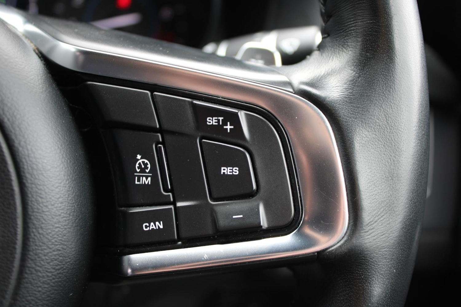 Used Jaguar XF 2018 for sale - 78152952: Photo 25