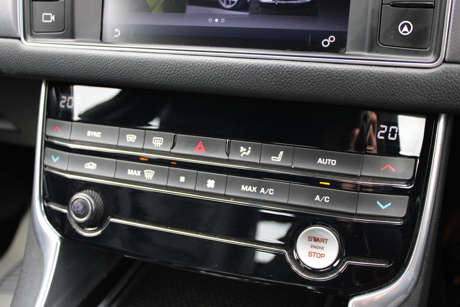 Used Jaguar XF 2018 for sale - 78152952: Photo 33